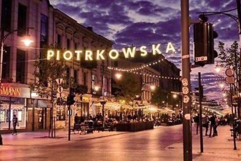 P-122 Piotrkowska Apartment. وودج المظهر الخارجي الصورة